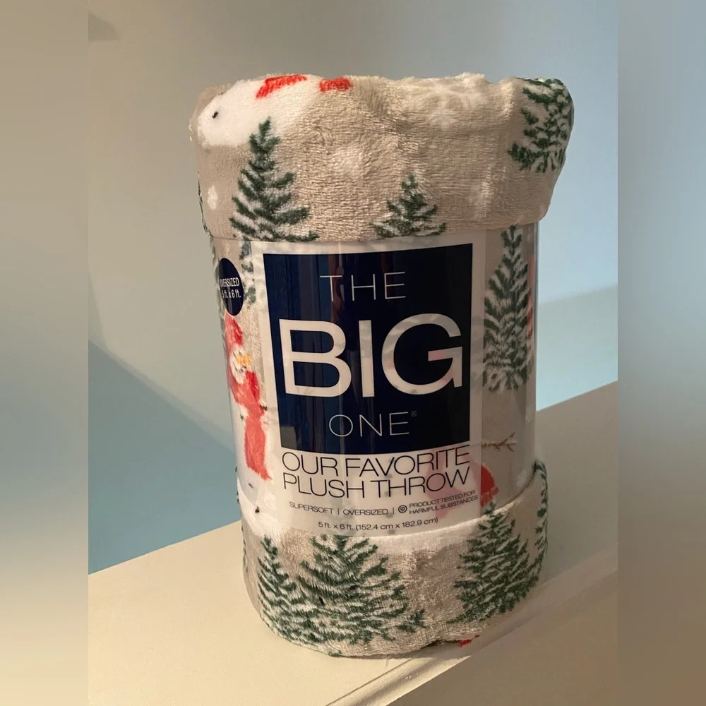 The Big One Holiday Plush Throw - White and Green Trees Snowman NWT Christmas